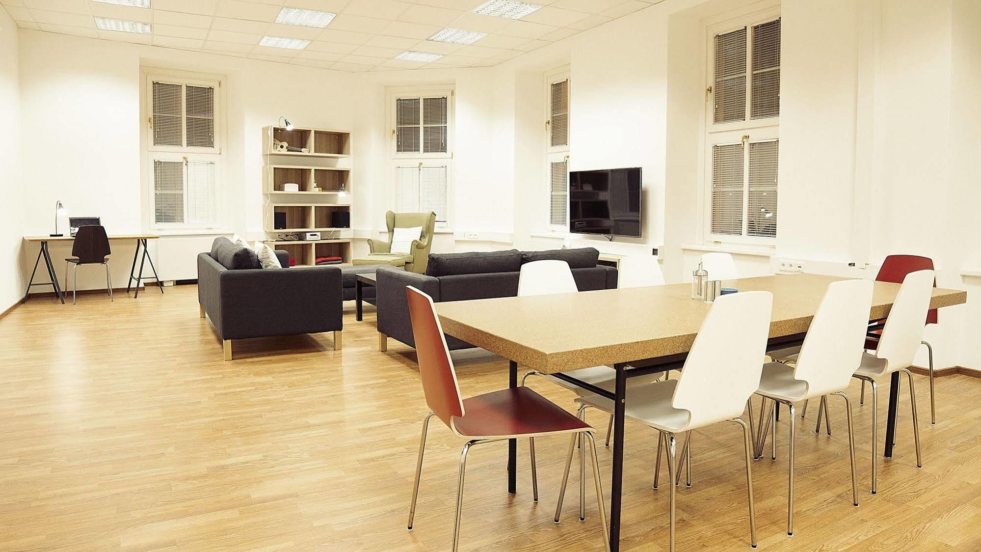 Hostel Folks براتسيلافا المظهر الخارجي الصورة